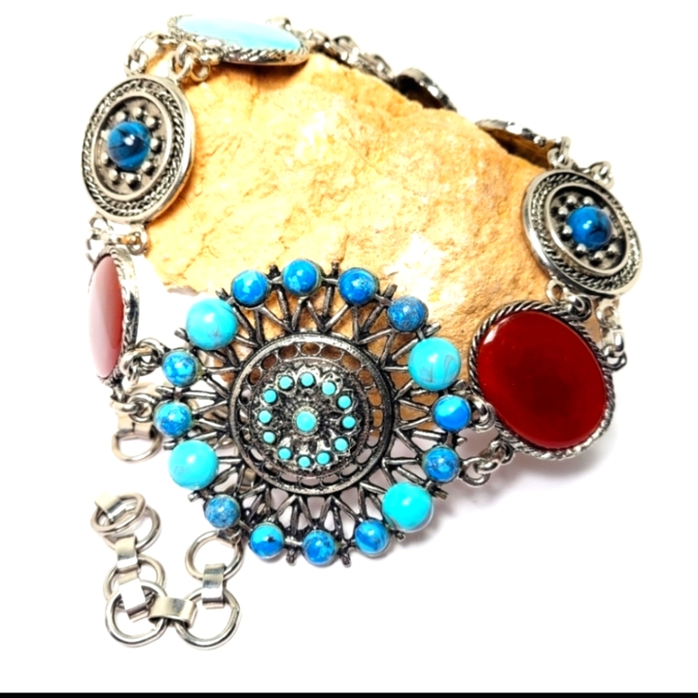 Southwestern style adjustable silver tone belt